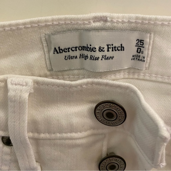 Abercrombie & Fitch ultra high rise flare white denim stretch size 25 button fly - Picture 2 of 5
